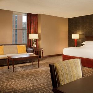 Deluxe Corner Room